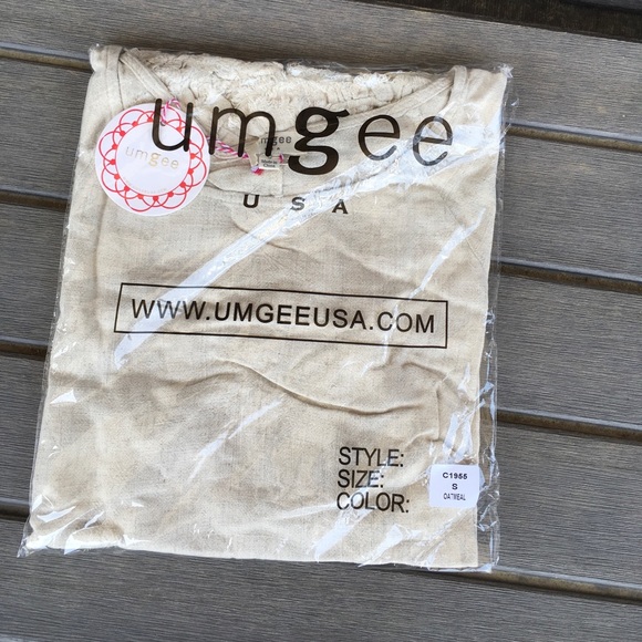 Umgee Raw Hem Linen Round Neck Sleeveless Top (Extended Sizes)